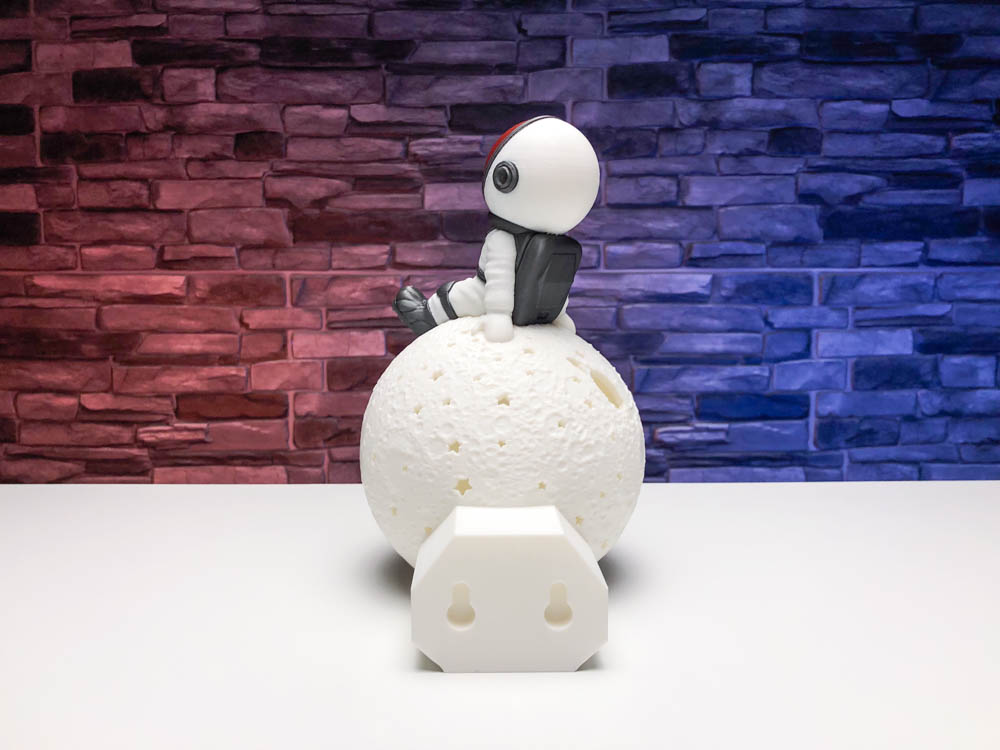 Astronaut Lamp