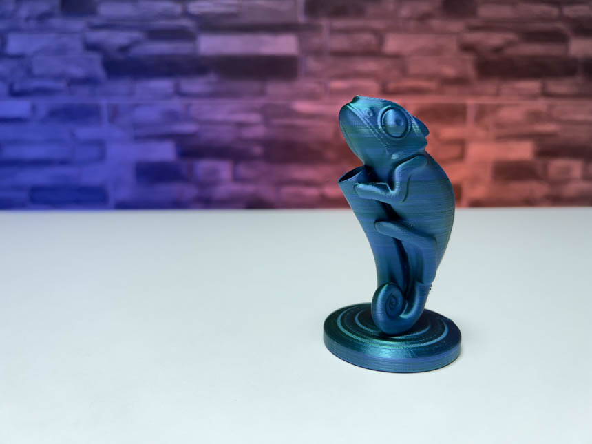 Chameleon Pen Holder