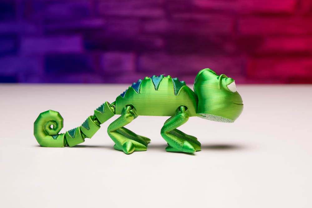 Multicolor Articulated Chameleon