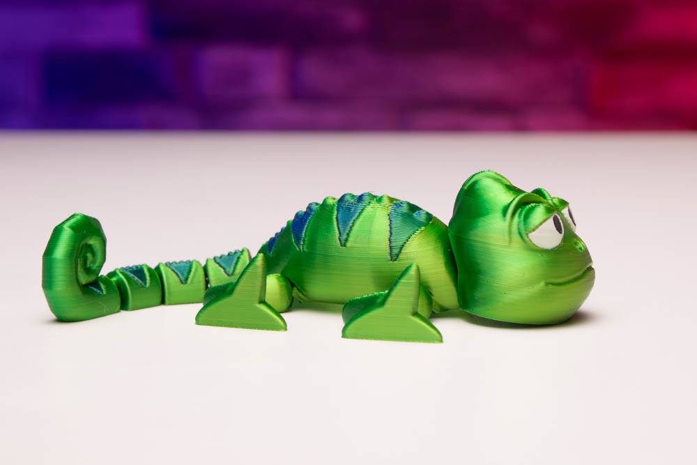 Multicolor Articulated Chameleon