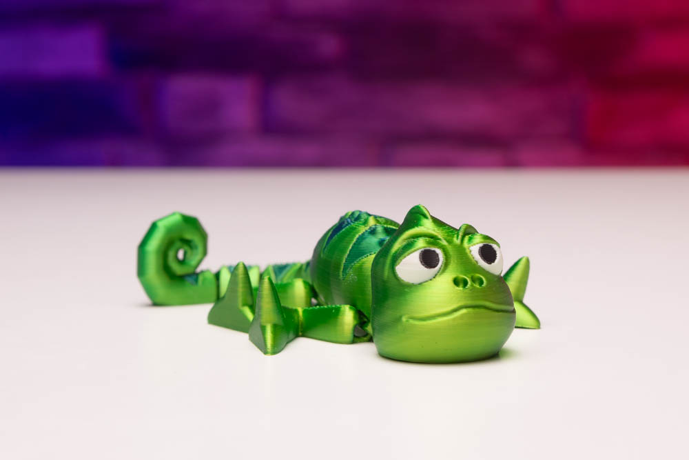 Multicolor Articulated Chameleon
