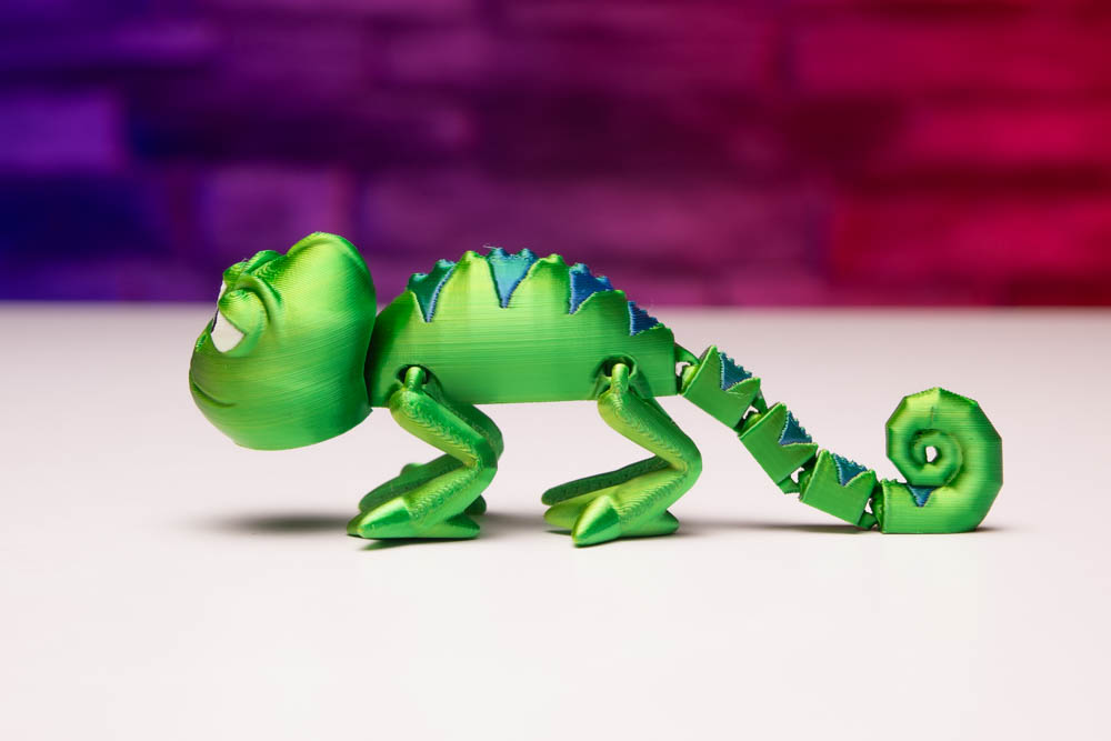 Multicolor Articulated Chameleon